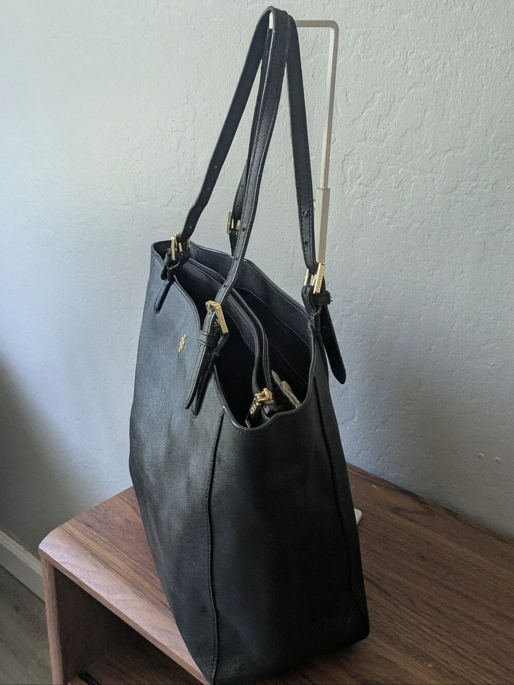 Tory Burch Tote Black Leather Shoulder Bag.